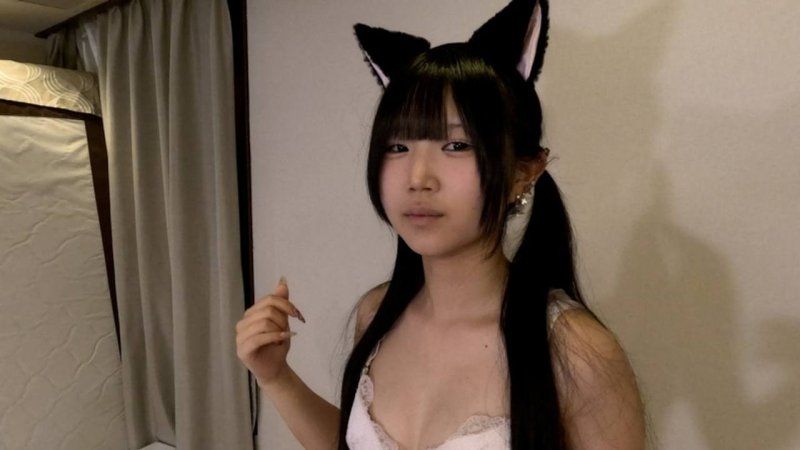 すみれ(18\)かわいいツインテールの３回目撮影。イラマとアナル舐めさせられ、膣に入れられた水をストローで饮まれてしまう。中出し、アナル贯通ATMもしています。