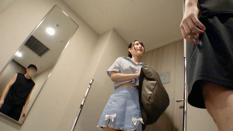 【SS级按摩妹】超人气按摩妹M酱连续射精两次，拔掉保险套，做好被封杀的觉悟进行中出。