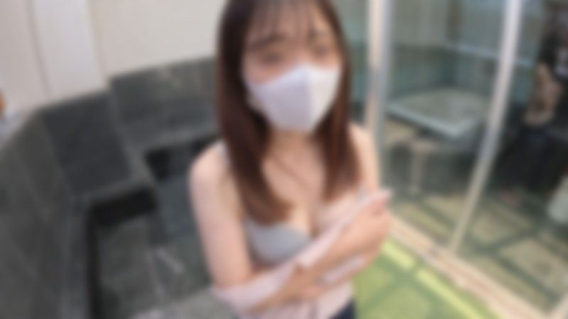 【无・完全素人】有清洁感且超级可爱的20岁！美白肌肤的美巨乳149cm！感觉的表情太可爱了,大叔全程完全勃起！