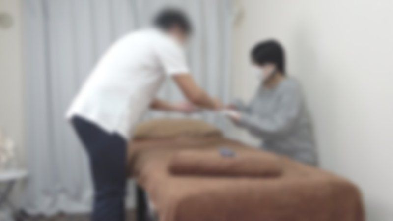 ♡12/21迄半额！【无/なま中出し】近くに住んでいる天然もさもさヘアーの20代半ばの可爱い女性がまた来店してくれました。アニメが大好きなとても明るく可爱らしいH大好き特典も増量です！