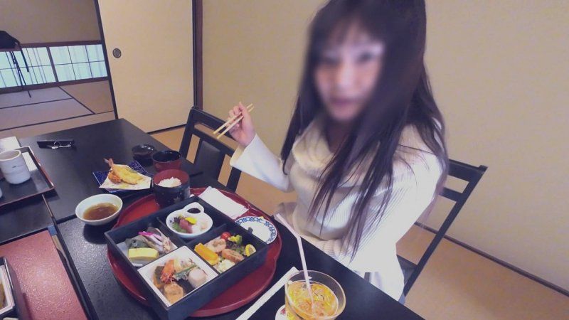 【个人拍摄・温泉约会】与<超可爱地下偶像>F罩杯美巨乳的自拍之旅！小穴夹得超紧，在活塞骑乘位中狂喷～
