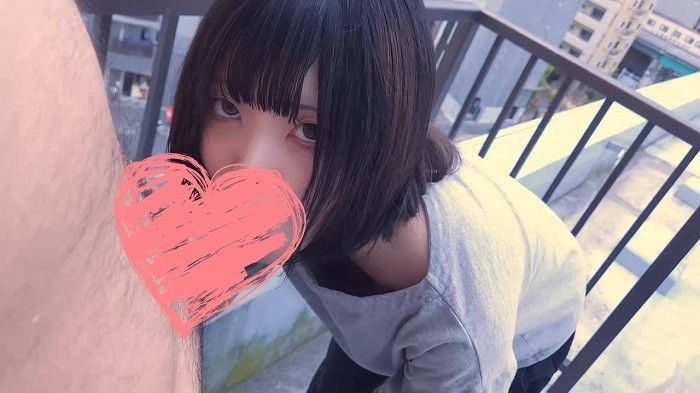 【个人拍摄+屋外】柔软系精神病患者，在校舎屋顶上提供3万元的口交服务【4K画质】