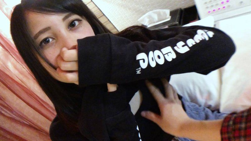 【个撮】青春偶像风美女☆几乎第一次做爱的素人美乳酱！