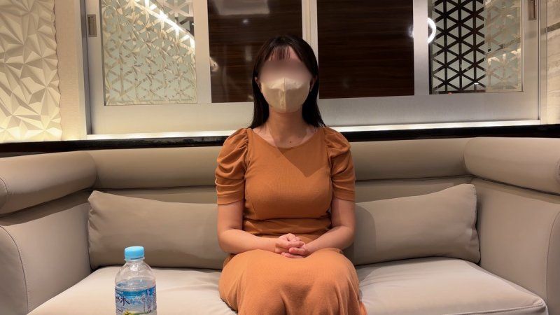 【性爱天才再次登场】太过色情的25岁护理师。让杂鱼淫穴高潮到痉挛，再用强制口交和猛烈活塞运动让她高潮→无套颜射